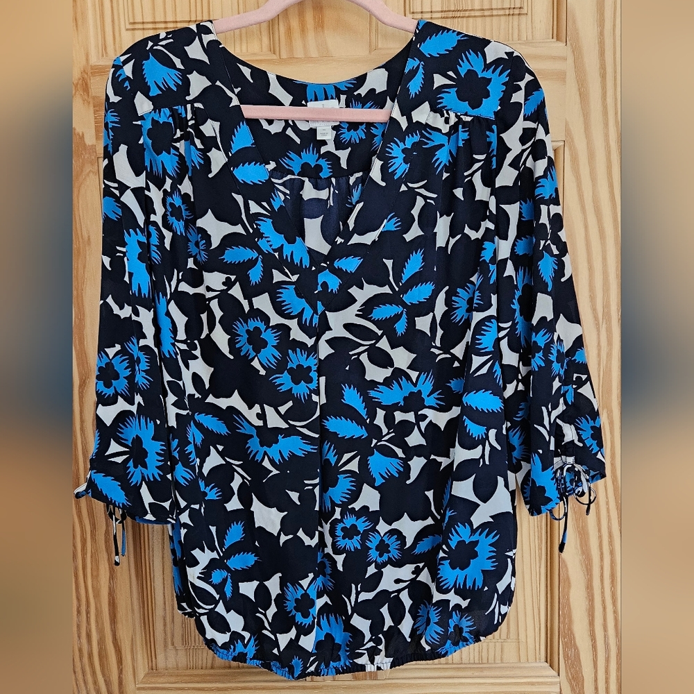 Soho New York and Company Jeans Brand Floral Cobalt Blue White Black Blouse Med